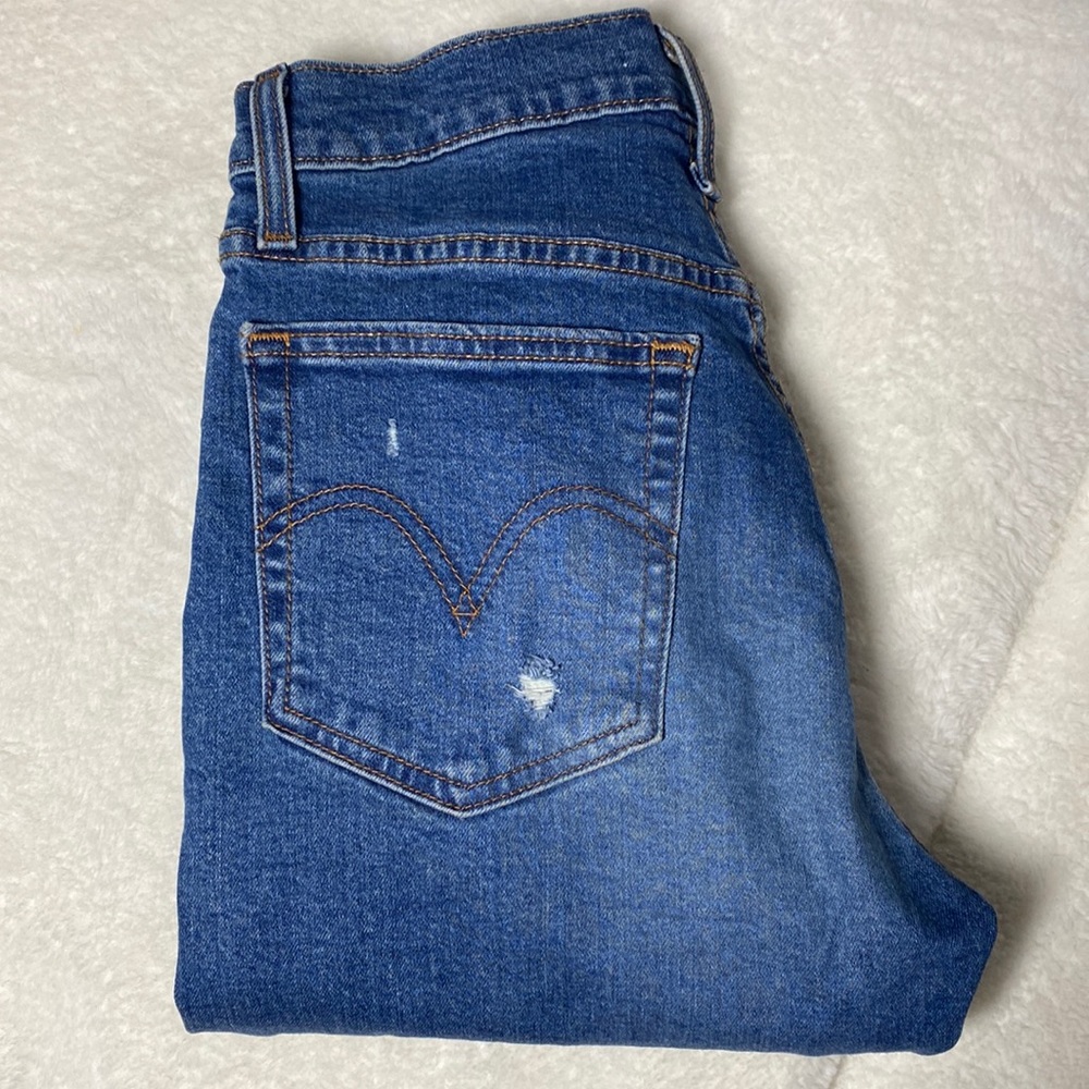 Levi’s wedgie  skinny jeans size 27